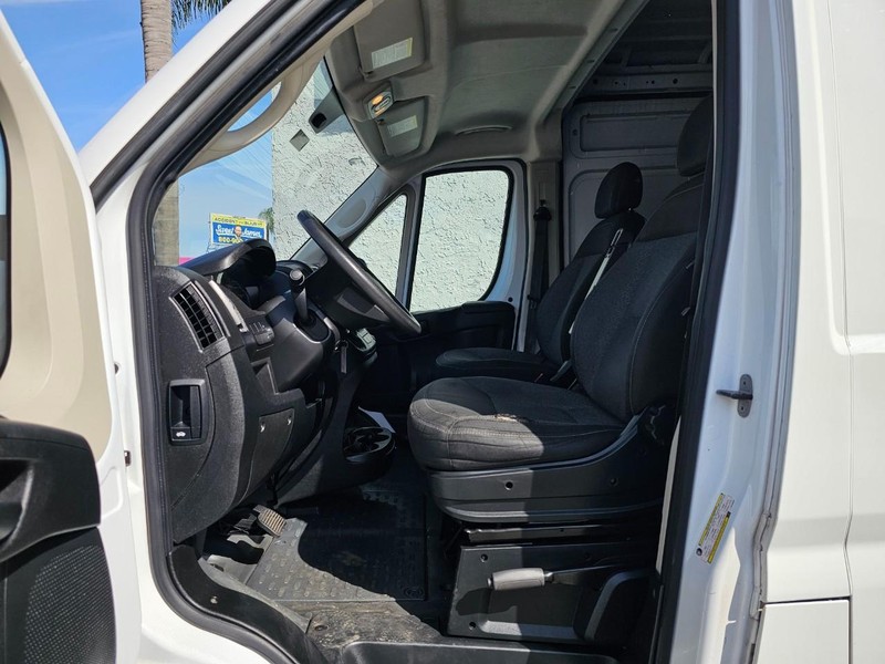 Ram ProMaster Cargo Van Vehicle Full-screen Gallery Image 15