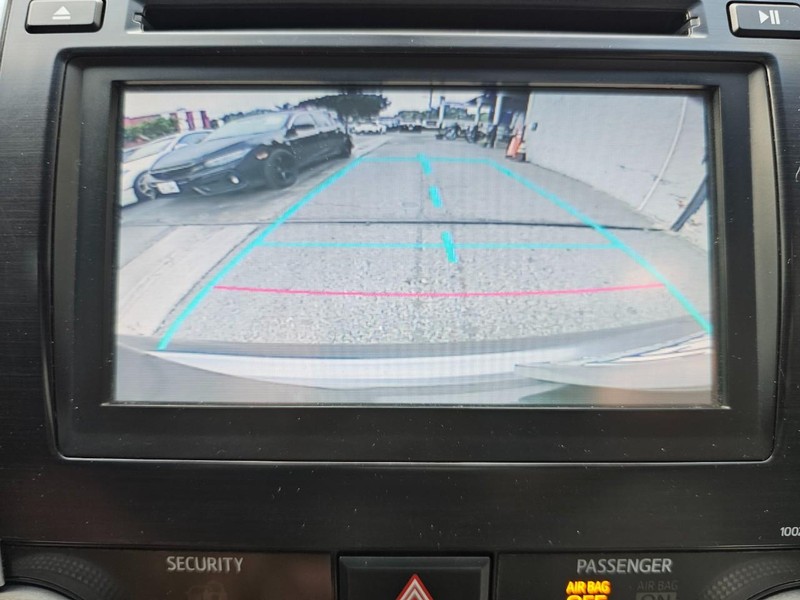 Toyota Camry Vehicle Full-screen Gallery Image 26