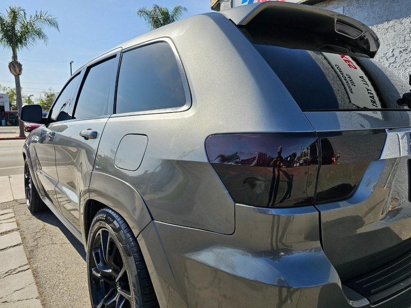 Jeep Grand Cherokee Vehicle Full-screen Gallery Image 10