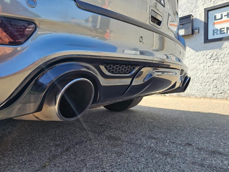 Jeep Grand Cherokee Vehicle Full-screen Gallery Image 13