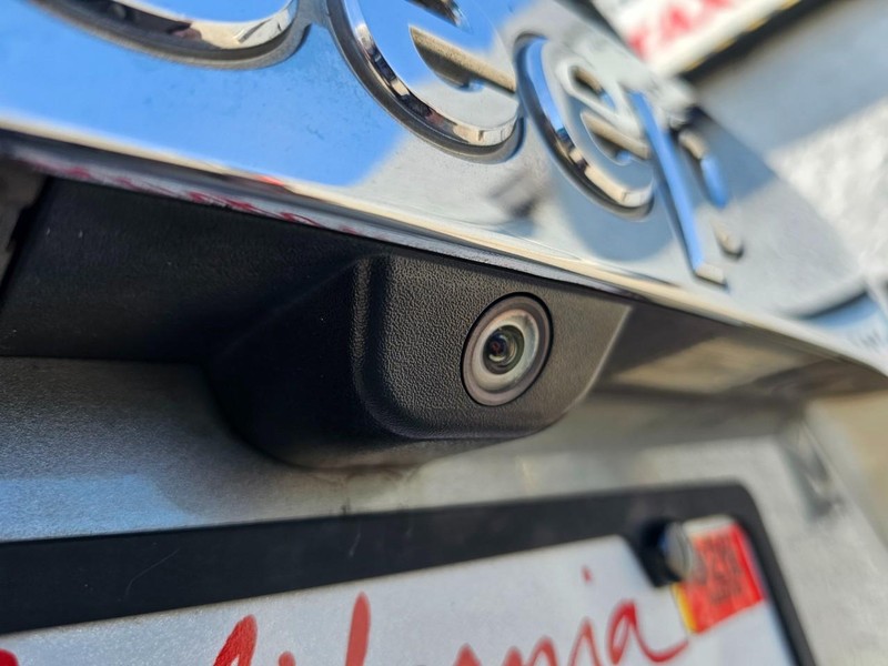 Jeep Grand Cherokee Vehicle Full-screen Gallery Image 15