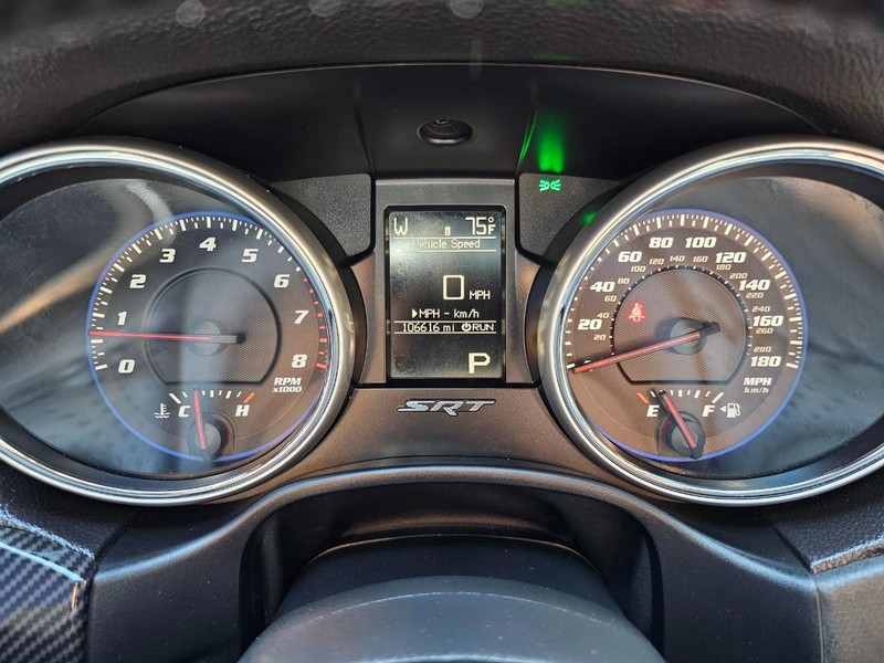 Jeep Grand Cherokee Vehicle Full-screen Gallery Image 21