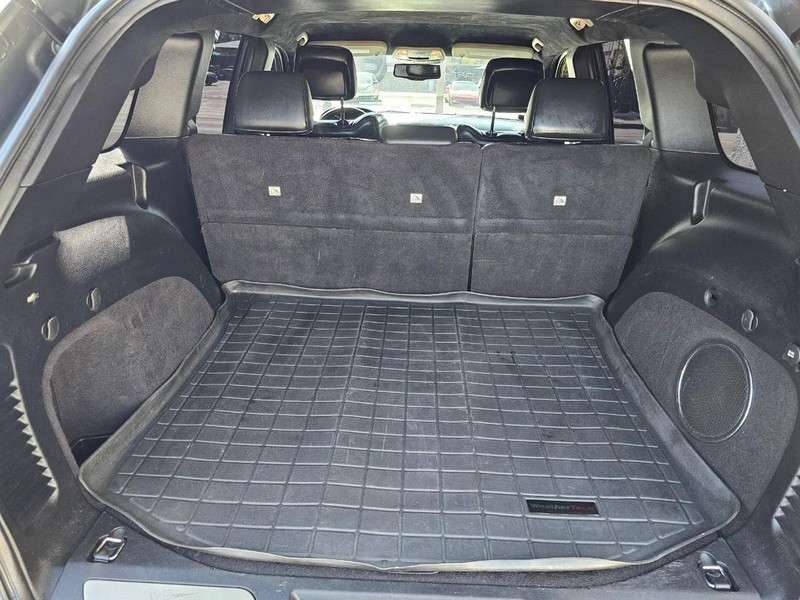 Jeep Grand Cherokee Vehicle Full-screen Gallery Image 35