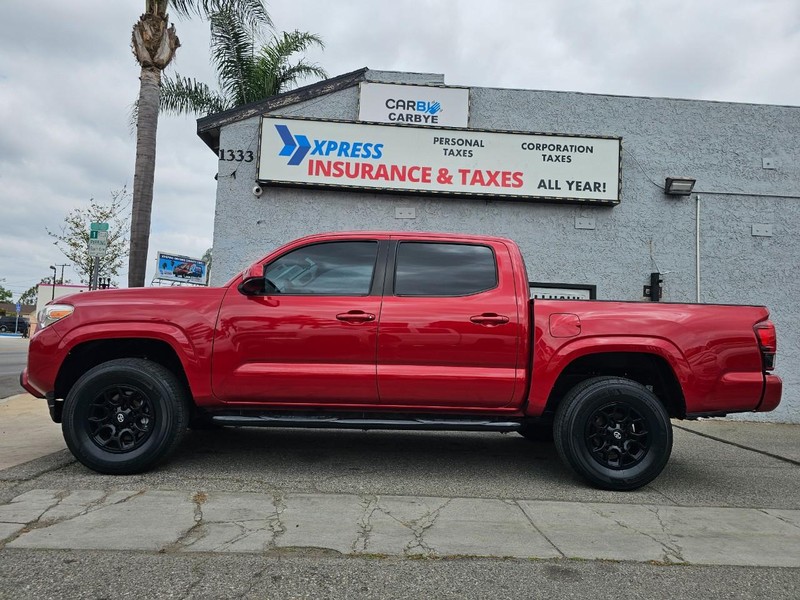 Toyota Tacoma Vehicle Full-screen Gallery Image 02