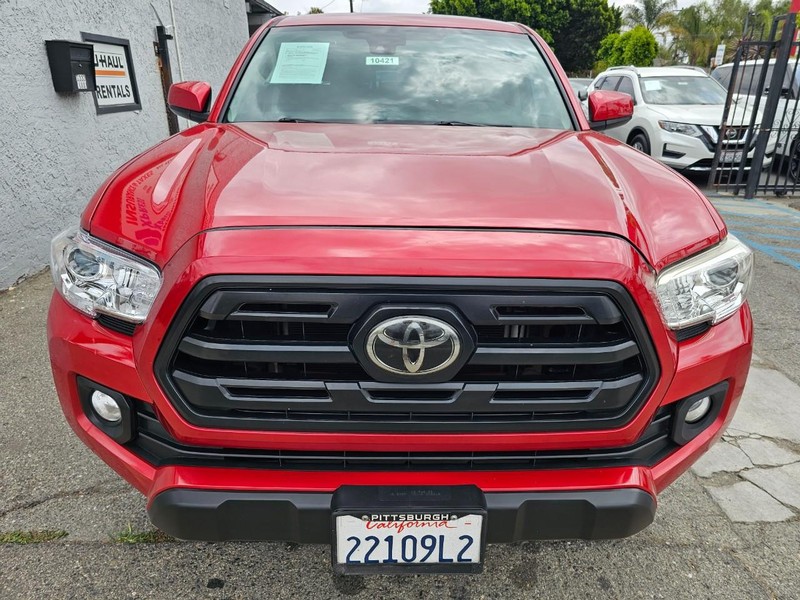 Toyota Tacoma Vehicle Full-screen Gallery Image 07