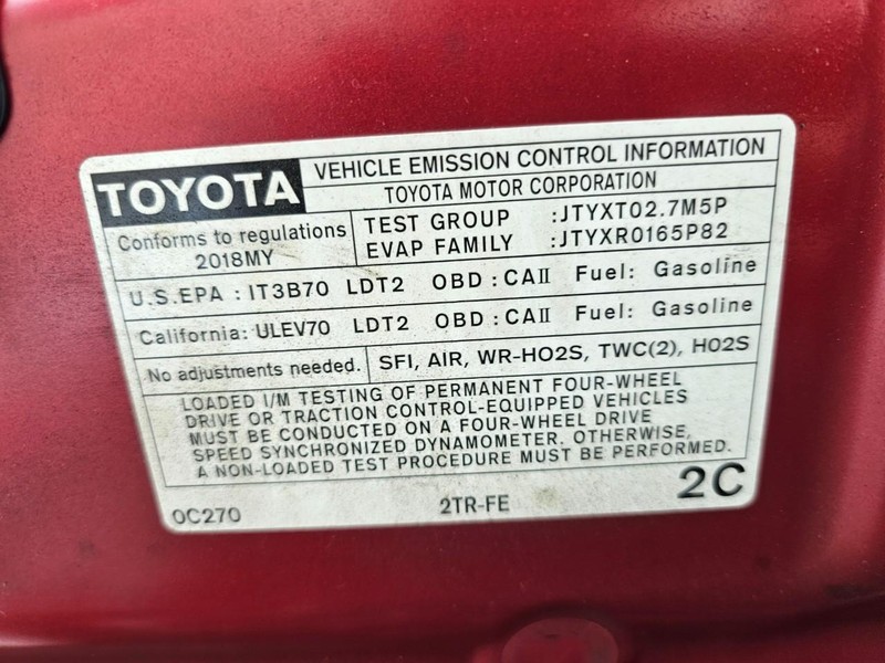 Toyota Tacoma Vehicle Full-screen Gallery Image 34