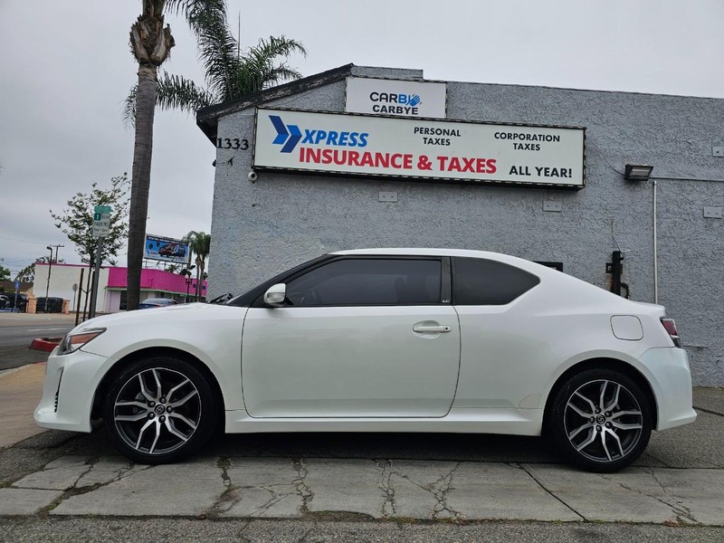 Scion tC Vehicle Full-screen Gallery Image 02