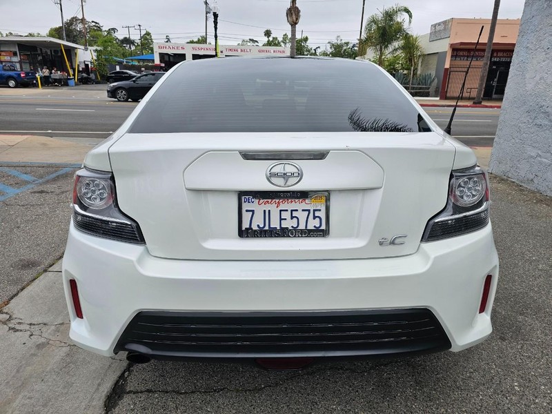 Scion tC Vehicle Full-screen Gallery Image 04