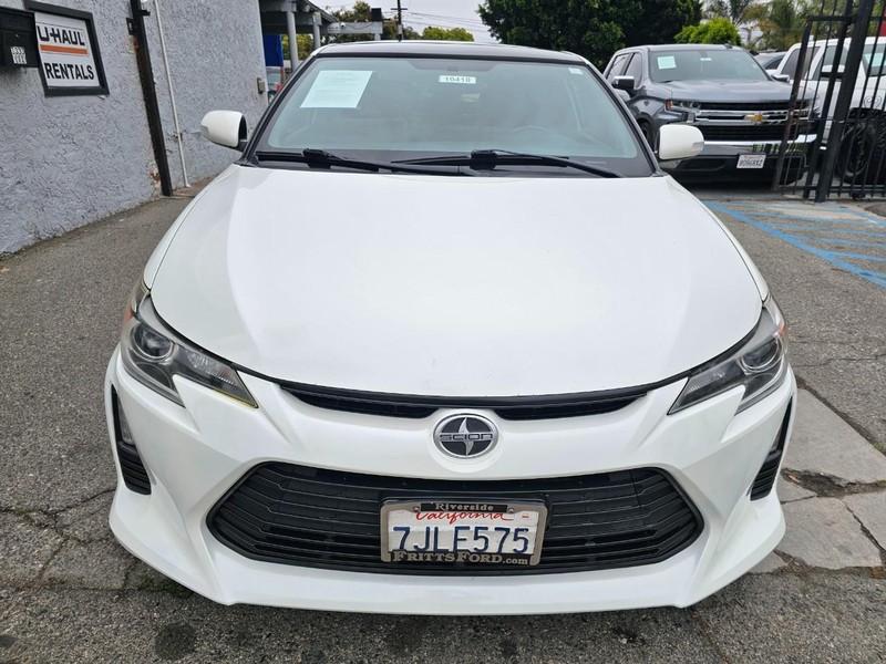 Scion tC Vehicle Full-screen Gallery Image 07