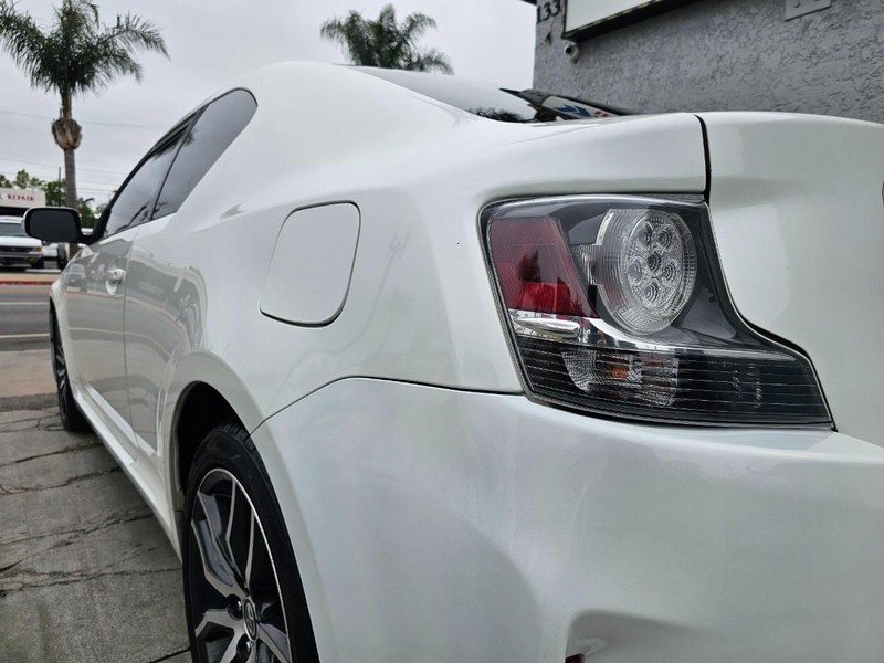 Scion tC Vehicle Full-screen Gallery Image 10