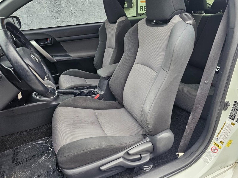 Scion tC Vehicle Full-screen Gallery Image 15