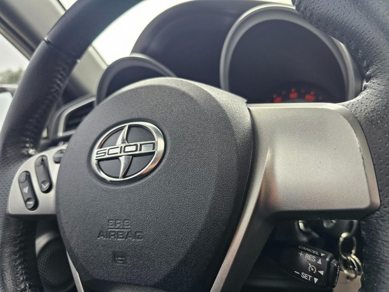 Scion tC Vehicle Full-screen Gallery Image 18