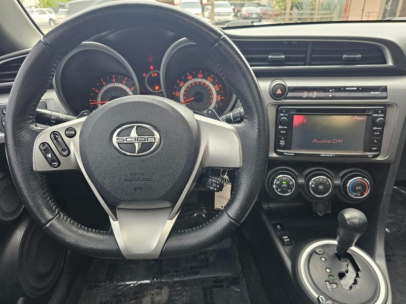 Scion tC Vehicle Full-screen Gallery Image 22