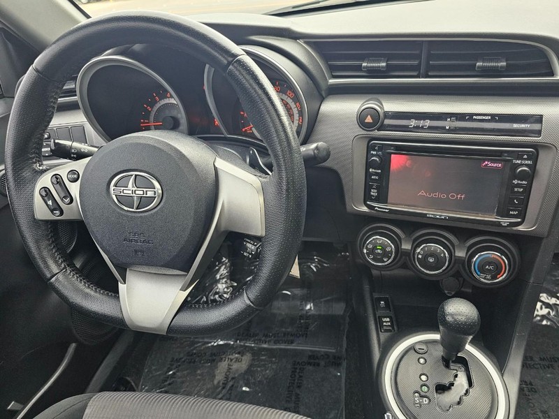 Scion tC Vehicle Full-screen Gallery Image 24