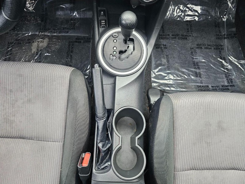 Scion tC Vehicle Full-screen Gallery Image 27