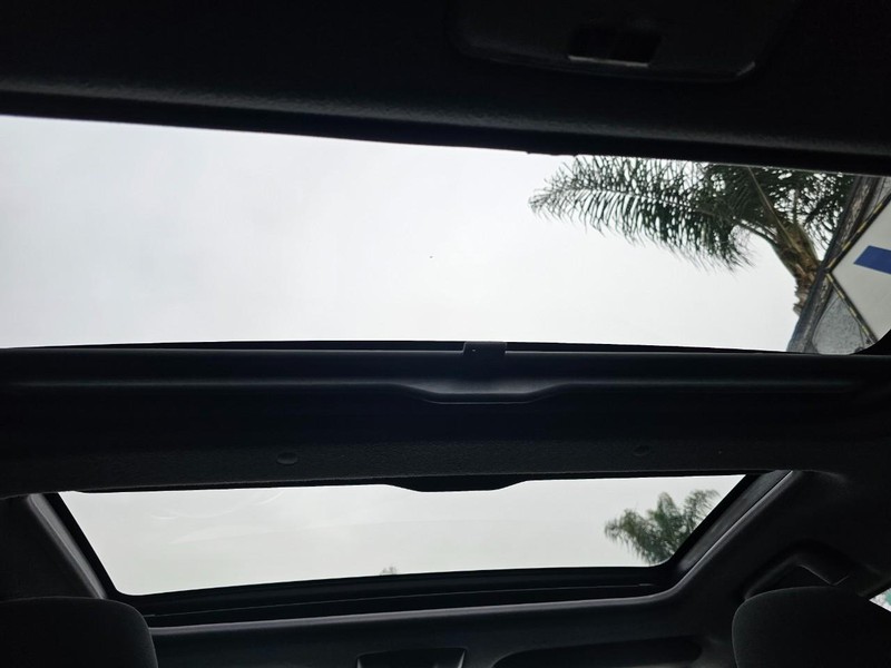 Scion tC Vehicle Full-screen Gallery Image 28