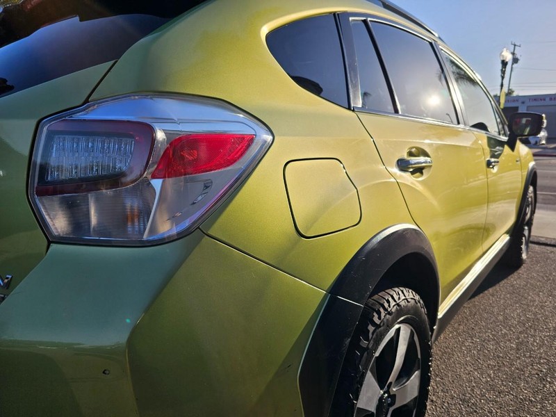 Subaru XV Crosstrek Hybrid Vehicle Full-screen Gallery Image 11