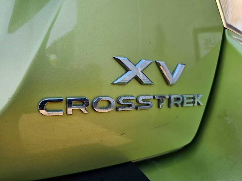Subaru XV Crosstrek Hybrid Vehicle Full-screen Gallery Image 12
