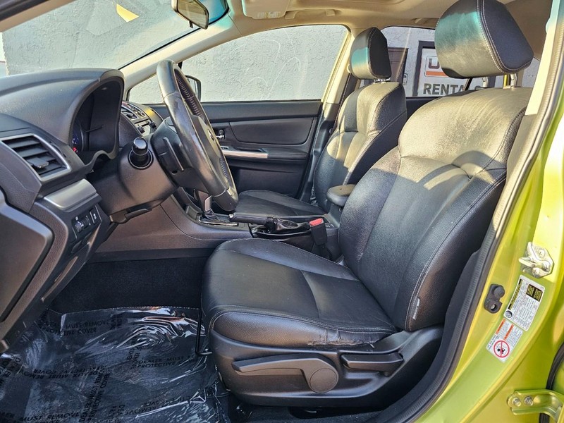 Subaru XV Crosstrek Hybrid Vehicle Full-screen Gallery Image 22