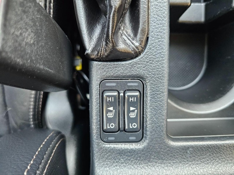 Subaru XV Crosstrek Hybrid Vehicle Full-screen Gallery Image 32