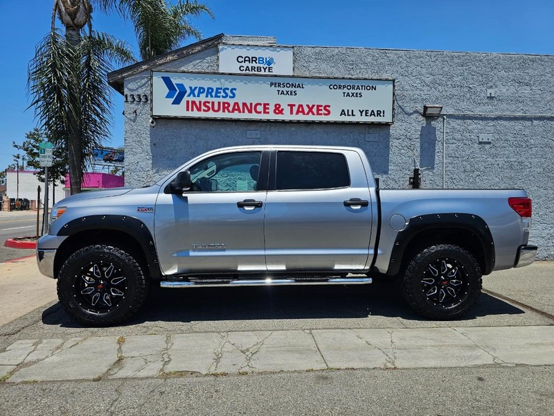 Toyota Tundra 4WD Truck Vehicle Full-screen Gallery Image 02