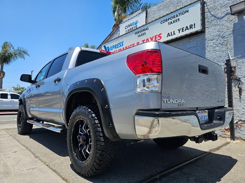 Toyota Tundra 4WD Truck Vehicle Full-screen Gallery Image 03