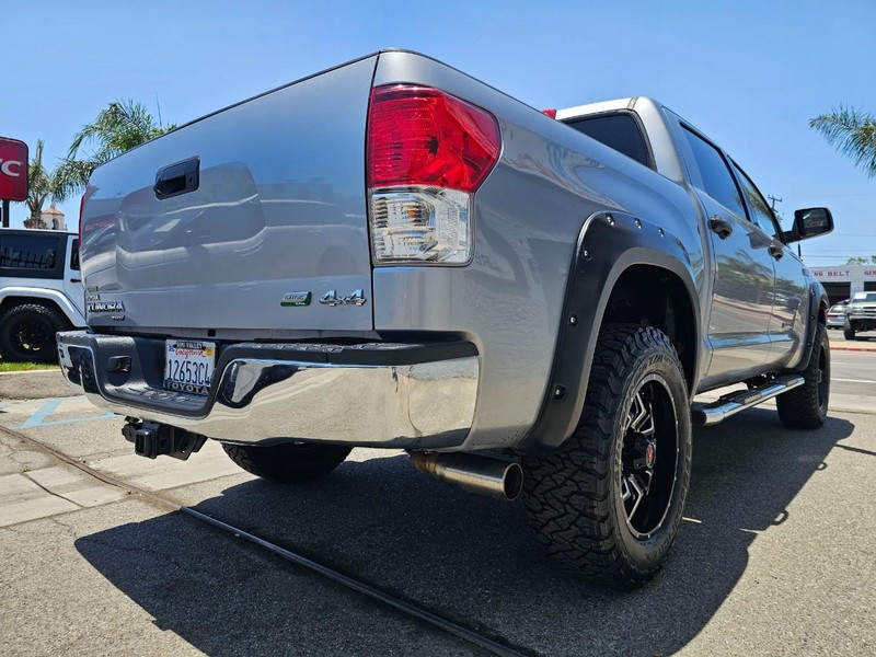 Toyota Tundra 4WD Truck Vehicle Full-screen Gallery Image 05