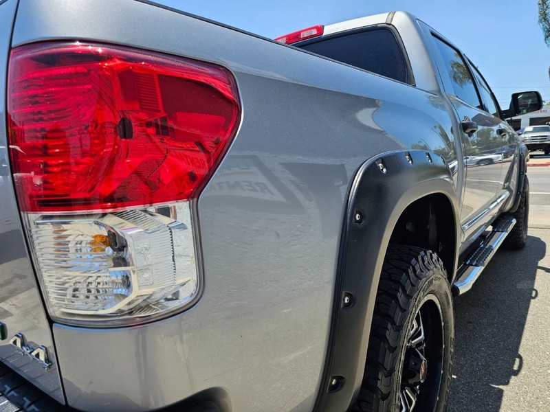 Toyota Tundra 4WD Truck Vehicle Full-screen Gallery Image 11