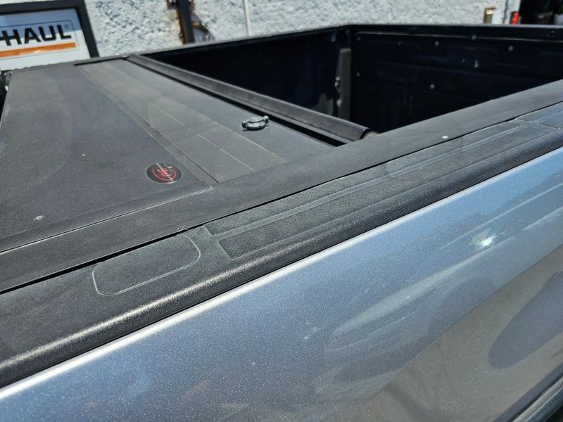 Toyota Tundra 4WD Truck Vehicle Full-screen Gallery Image 12