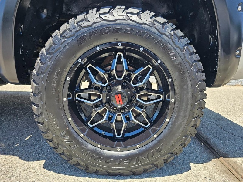 Toyota Tundra 4WD Truck Vehicle Full-screen Gallery Image 16