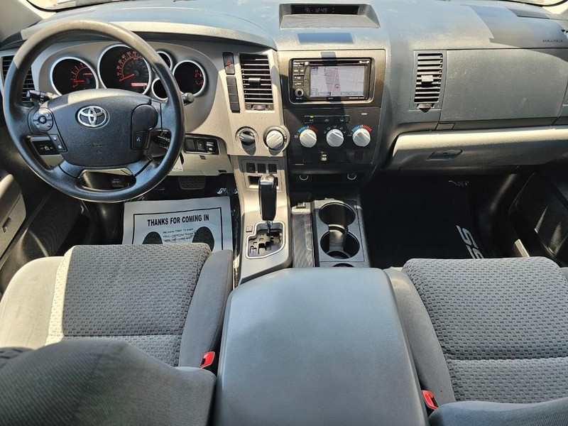 Toyota Tundra 4WD Truck Vehicle Full-screen Gallery Image 26