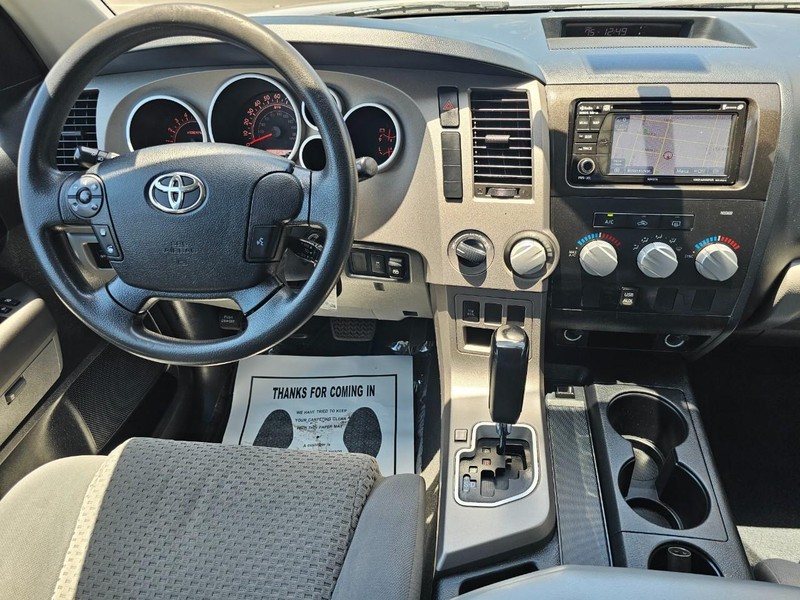 Toyota Tundra 4WD Truck Vehicle Full-screen Gallery Image 27