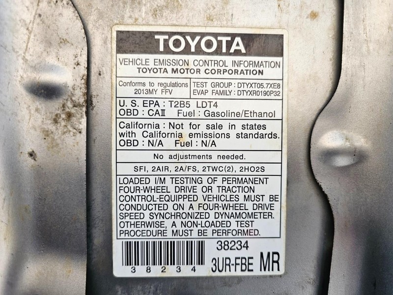 Toyota Tundra 4WD Truck Vehicle Full-screen Gallery Image 37