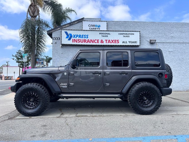 Jeep Wrangler Unlimited Vehicle Full-screen Gallery Image 02