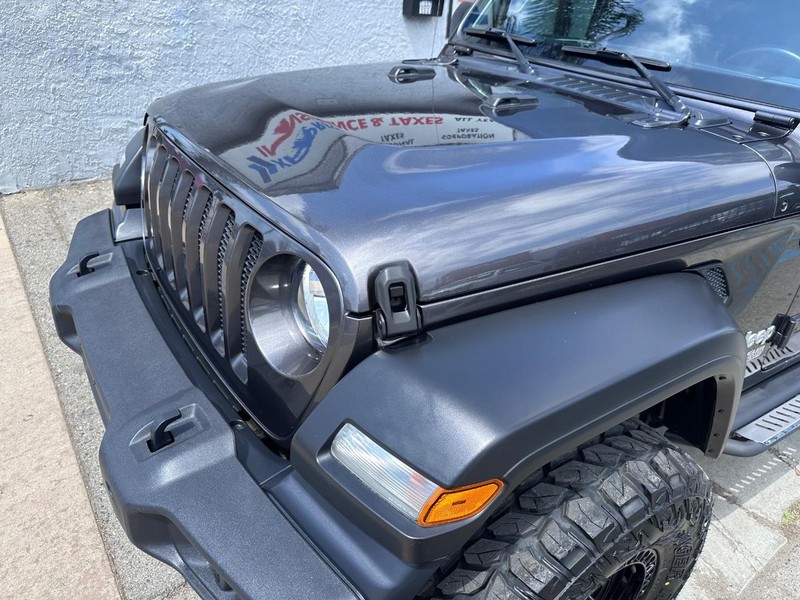 Jeep Wrangler Unlimited Vehicle Full-screen Gallery Image 11