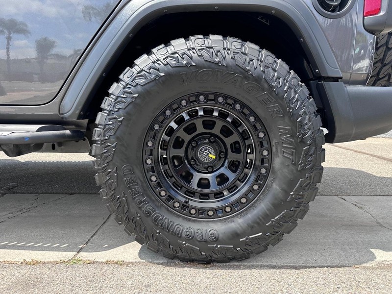 Jeep Wrangler Unlimited Vehicle Full-screen Gallery Image 16