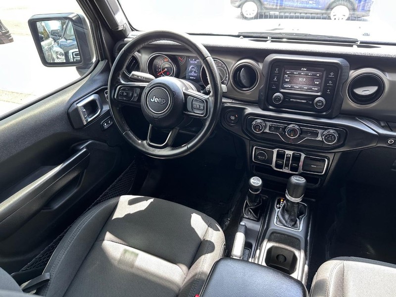 Jeep Wrangler Unlimited Vehicle Full-screen Gallery Image 19