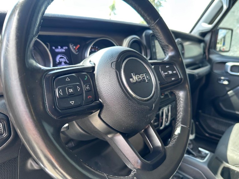 Jeep Wrangler Unlimited Vehicle Full-screen Gallery Image 28