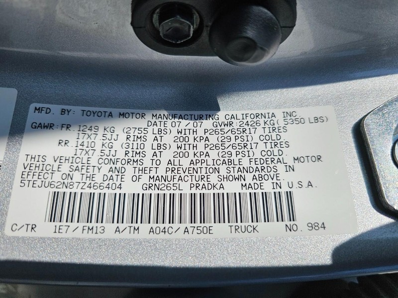 Toyota Tacoma Vehicle Full-screen Gallery Image 30