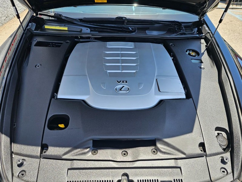 Lexus LS 460 Vehicle Full-screen Gallery Image 37