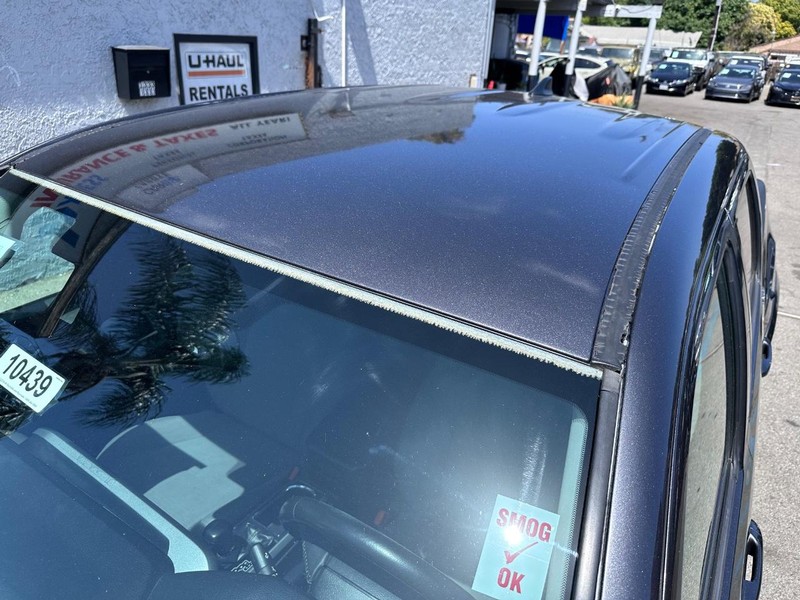 Toyota Tacoma Vehicle Full-screen Gallery Image 11