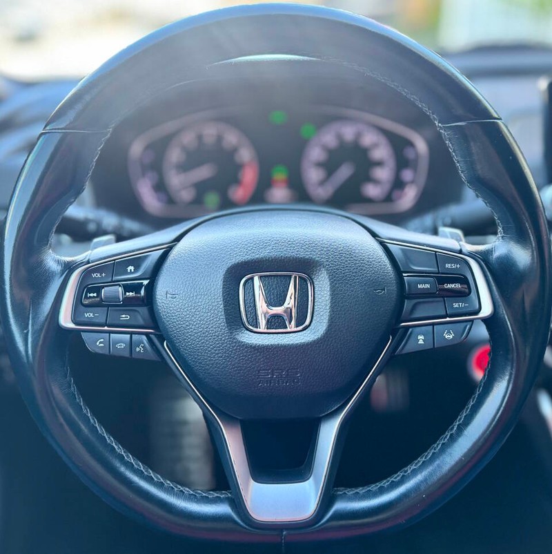 Honda Accord Sedan Vehicle Full-screen Gallery Image 14