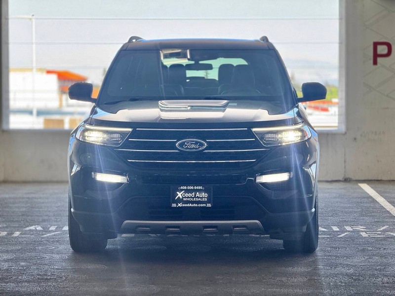 Ford Explorer Vehicle Full-screen Gallery Image 10