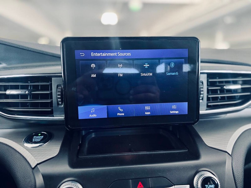 Ford Explorer Vehicle Full-screen Gallery Image 28