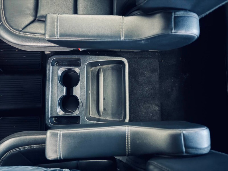 Ford Explorer Vehicle Full-screen Gallery Image 34