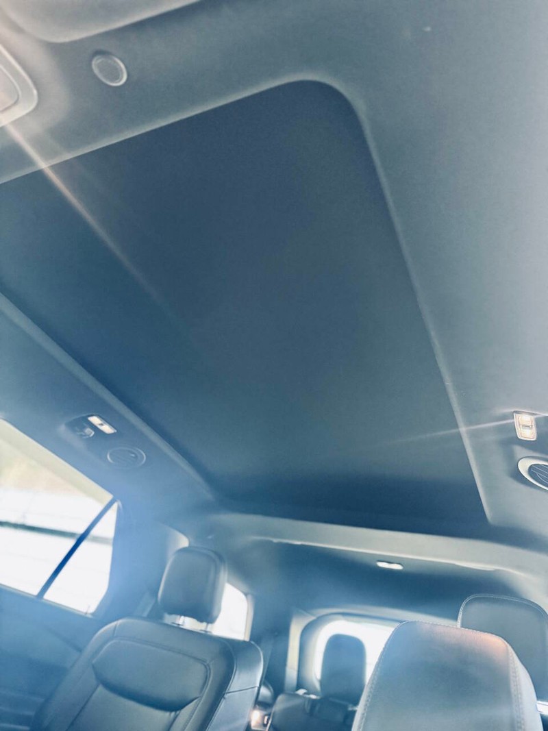 Ford Explorer Vehicle Full-screen Gallery Image 36
