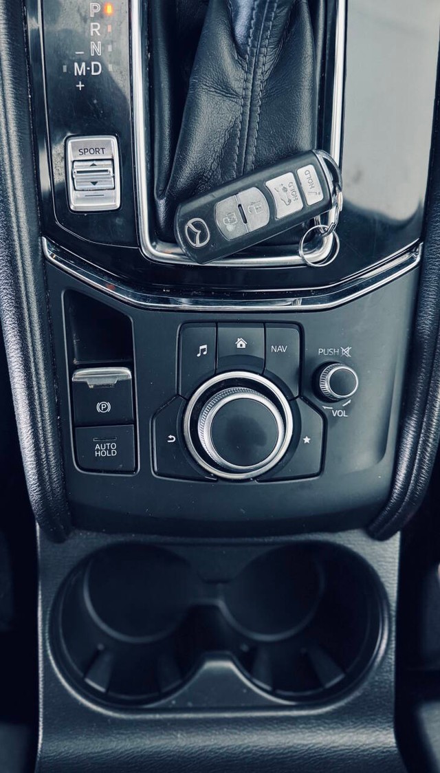 Mazda CX-5 Vehicle Full-screen Gallery Image 31