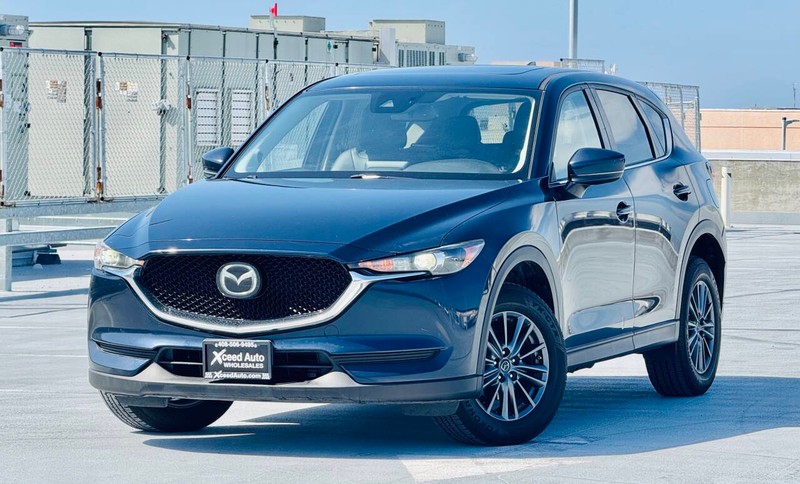 Mazda CX-5 Vehicle Full-screen Gallery Image 02