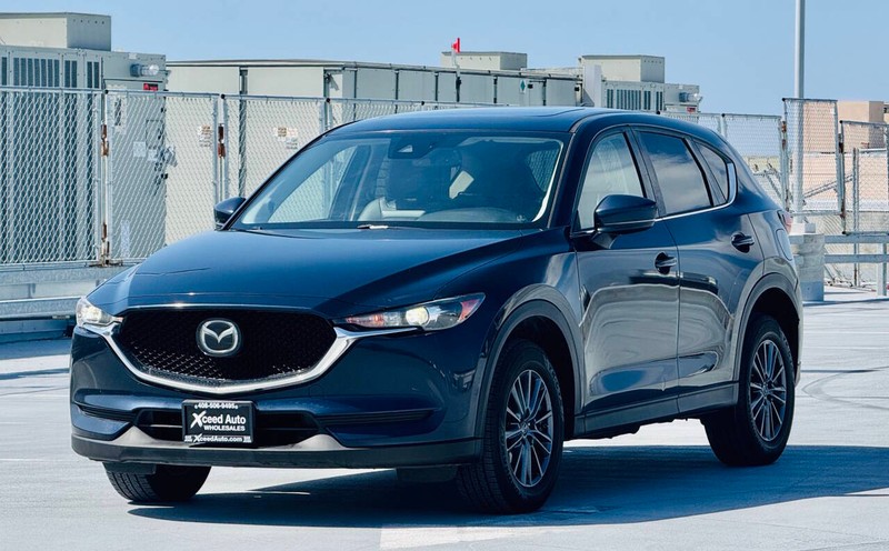 Mazda CX-5 Vehicle Full-screen Gallery Image 05