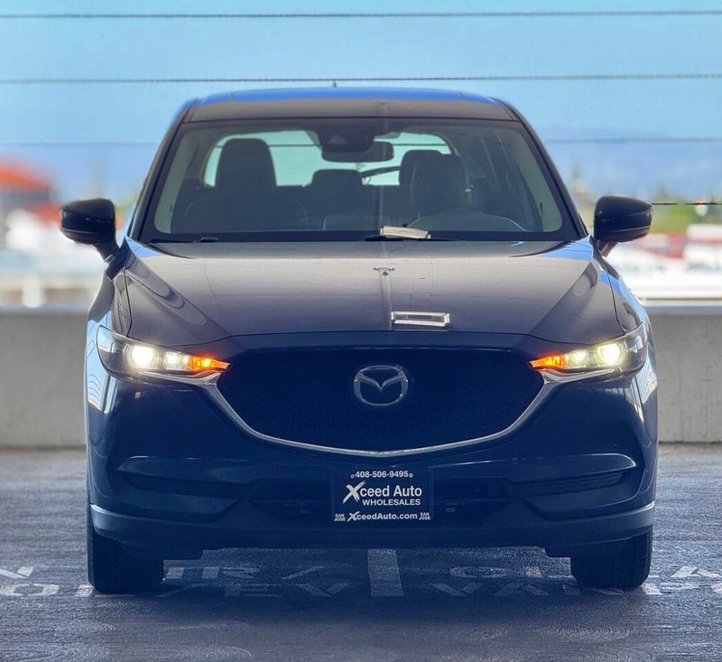 Mazda CX-5 Vehicle Full-screen Gallery Image 12